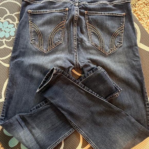 🌺Hollister mid rise super skinny jeans🌺 - Picture 2 of 3
